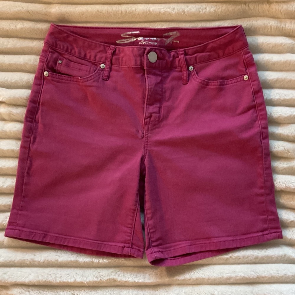 Seven7 Womens Fuchsia Pink Denim Shorts Size 4 Mid Rise Bermuda Inseam 7 Stretch